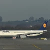 Máy bay của hãng hàng không Lufthansa tại sân bay Franz-Josef-Strauss ở Munich, Đức ngày 29/11 vừa qua. (Ảnh: AFP/TTXVN)