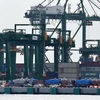 Một cảng hàng hóa ở thủ đô Singapore. (Ảnh: AFP/TTXVN)