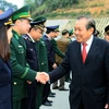 Phó Thủ tướng Thường trực Chính phủ Trương Hòa Bình kiểm tra tại Cửa khẩu Quốc tế Hữu Nghị. (Ảnh: Thái Thuần/TTXVN)