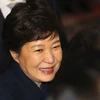 Bà Park Geun-hye về tới nhà riêng ở Seoul sau khi rời Phủ Tổng thống ngày 12/3 vừa qua. (Ảnh: FP/TTXVN)