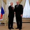 Tổng thống Nga Vladimir Putin và người đồng cấp Belarus Aleksandr Lukashenko. (Nguồn: telegraph.co.uk)