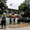 Cảnh sát Indonesia gác tại Bandung, Tây Java ngày 27/2 vừa qua. (Ảnh: THX/TTXVN)