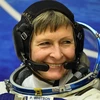 Nhà du hành vũ trụ người Mỹ Peggy Whitson vừa lập thêm một kỷ lục thế giới khi trở thành nữ phi hành gia có thời gian đi bộ ngoài không gian lâu nhất từ trước tới nay. (Ảnh: AFP/TTXVN)