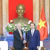 Chủ tịch nước Trần Đại Quang tiếp Bộ trưởng Bộ Thương mại Cộng hòa Indonesia Enggartiasto Lukita nhân chuyến thăm và làm việc tại Việt Nam. (Ảnh: Nhan Sáng/TTXVN)