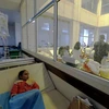 Một em bé ở Yemen có các triệu chứng bệnh tả đã được chăm sóc y tế tại một bệnh viện ở Sana tuần trước. (Nguồn: European Pressphoto Agency)