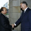 Thủ tướng Nguyễn Xuân Phúc gặp ông Ahmed Aboutaleb, Thị trưởng Thành phố Rotterdam. (Ảnh: Thống Nhất/TTXVN)