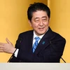 Thủ tướng Nhật Bản Shinzo Abe phát biểu với báo giới tại Tokyo ngày 28/9. (Ảnh: Kyodo/TTXVN)