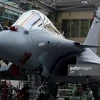 Dây chuyền lắp ráp máy bay phản lực Rafale trong nhà máy của hãng sản xuất máy bay Pháp Dassault Aviation. (Nguồn: Getty Images/AFP)