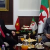 Bộ trưởng Bộ Xây dựng Phạm Hồng Hà gặp gỡ, làm việc với Bộ trưởng Bộ Nhà ở, Quy hoạch và đô thị Algeria Abdelwahid Temmar. (Ảnh: Tấn Đạt/TTXVN) 