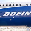 Biểu tượng Boeing trên máy bay Boeing 787-10 Dreamliner tại Le Bourget của Pháp. (Ảnh: AFP/TTXVN)