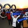 Người dân Hàn Quốc chào mừng Olympic mùa Đông PyeongChang 2018 tại Gangneung, cách thủ đô Seoul khoảng 237km về phía Đông. (Ảnh: Yonhap/TTXVN)