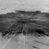 Khu vực Gerboise Bleue, một tuần sau khi diễn ra vụ thử hạt nhân đầu tiên của Pháp. Ảnh chụp vào ngày 20/2/1960. (Nguồn: STF/AFP/Getty)