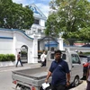 Bên ngoài Tòa án tối cao Maldives ở Male ngày 7/2 vừa qua. (Ảnh: Kyodo/TTXVN)