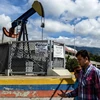Một cở sở khai thác dầu tại Caracas, Venezuela. (Ảnh: AFP/TTXVN)