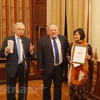 Dịch giả Nguyễn Thụy Anh tại lễ trao giải ngày 16/2 tại Moskva. (Ảnh: Lê Hằng/Vietnam+)