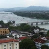 Sông Hương làm trục chính trong phát triển đô thị Huế. (Ảnh: Quốc Việt/Vietnam+)