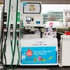 Một trạm bơm xăng ở London. (Ảnh: AFP/TTXVN)