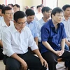 Các bị cáo tại phiên xét xử sơ thẩm. (Ảnh: Thanh Sang/TTXVN)