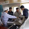 Kiểm định hệ thống điện tử của buồng lái tàu biển tại Công ty đóng tàu Phà Rừng-Hải Phòng. (Ảnh: Hoàng Hùng/TTXVN)