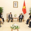 Thủ tướng Nguyễn Xuân Phúc tiếp ông Kim Do-hyun, Đại sứ Đặc mệnh toàn quyền Đại Hàn Dân Quốc tại Việt Nam. (Ảnh: Thống Nhất/TTXVN)