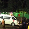 Xe cứu thương chở các thành viên đội bóng thiếu niên sau khi được cứu khỏi hang Tham Luang tới bệnh viện ở Chieng Rai ngày 8/7 vừ qua. (Ảnh: EPA/TTXVN)