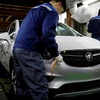 Công nhân làm việc tại một dây chuyền lắp ráp của Nhà máy Bupyeong của GM tại Incheon, Hàn Quốc. (Nguồn: Reuters)
