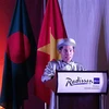 Đại sứ Việt Nam tại Bangladesh Trần Văn Khoa phát biểu tại lễ kỷ niệm. (Ảnh: TTXVN phát)