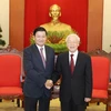 Tổng Bí thư Nguyễn Phú Trọng tiếp Thủ tướng Lào Thongloun Sisoulith. (Ảnh: Trí Dũng/TTXVN) 