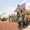 Binh sỹ Nga diễn tập quân sự. (Ảnh: AFP/TTXVN)