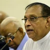 Chủ tịch Quốc hội Sri Lanka Karu Jayasuriya (phải) trong cuộc họp với các nghị sỹ tại Colombo ngày 2/11/. (Ảnh: AFP/TTXVN)