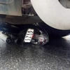Yên Bái: Va chạm với xe tải, hai mẹ con tử vong tại chỗ