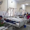 Các nạn nhân bị thương nhẹ được lực lượng công an lấy lời khai phục vụ cho công tác điều tra tại Bệnh viện Đa khoa tỉnh Khánh Hòa. (Ảnh: Phan Sáu/TTXVN)