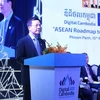 Bộ trưởng Bộ Thông tin và Truyền thông Nguyễn Mạnh Hùng phát biểu tại Diễn đàn Bộ trưởng ASEAN ở Triển lãm Digital Cambodia 2019. (Ảnh: PV/TTXVN)