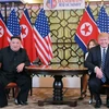 Chủ tịch Triều Tiên Kim Jong-un (trái) và Tổng thống Mỹ Donald Trump tại Hội nghị thượng đỉnh Mỹ-Triều lần hai ở Hà Nội ngày 28/2 vừa qua. (Ảnh: AFP/TTXVN)