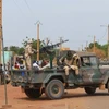 Binh sỹ Mali tuần tra. (Ảnh: AFP/TTXVN)