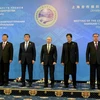 Nguyên thủ quốc gia các nước thành viên Tổ chức Hợp tác Thượng Hải (SCO) chụp ảnh chung tại phiên khai mạc Hội nghị thượng đỉnh SCO ở Bishkek ngày 14/6. (Ảnh: AFP/TTXVN)