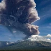 Một ngọn núi lửa đã phun trào gần thành phố lớn thứ ba của Indonesia. (Nguồn: AFP)