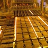 Thép được sản xuất tại nhà máy ở Incheon của Hàn Quốc. (Ảnh: AFP/TTXVN)