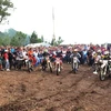 Các tay đua môtô tham gia giải thi đấu “Đua xe môtô, ôtô địa hình” lần thứ nhất năm 2019. (Ảnh: Minh Tâm/TTXVN)
