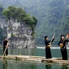 Hình ảnh khám phá vẻ đẹp lòng hồ thủy điện Lâm Bình 