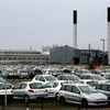 Ôtô đỗ tại kho bãi của nhà máy thuộc hãng sản xuất ô tô PSA của Pháp. (Ảnh: AFP/TTXVN)
