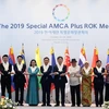 Các Bộ trưởng Văn hóa Hàn Quốc và 10 nước thành viên thuộc ASEAN chụp ảnh chung trước hội nghị tại Gwangju ngày 24/10 vừa qua. (Ảnh: Yonhap/TTXVN)