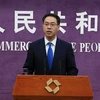 Người phát ngôn Bộ Thương mại Trung Quốc Cao Phong phát biểu tại một cuộc họp báo ở Bắc Kinh. (Ảnh: IRNA/TTXVN)