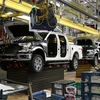 Dây chuyền lắp ráp xe tải của hãng Ford ở Dearborn, bang Michigan. (Ảnh: AFP/TTXVN)