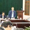 Chủ tịch UBND thành phố Hải Phòng Nguyễn Văn Tùng chỉ đạo giám sát chặt chẽ những trường hợp tiếp xúc với bệnh nhân nhiễm COVID-19 và các trường hợp có yếu tố nguy cơ cao. (Ảnh: Minh Thu/TTXVN)