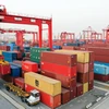 Container hàng hóa được xếp tại cảng ở Giang Tô, Trung Quốc, ngày 30/10/2019. (Ảnh: THX/TTXVN)