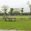 Quảng trường thành phố Hà Tĩnh buổi sáng thường rất đông người tập trung tập thể dục, đi dạo nhưng sáng 1/4 vắng vẻ, không một bóng người. (Ảnh: Hoàng Ngà/TTXVN)