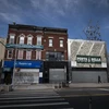 Các cửa hàng đóng cửa do dịch COVID-19 tại New York, Mỹ ngày 15/4 vừa qua. (Ảnh: AFP/TTXVN)