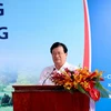 Phó Thủ tướng Chính phủ Trịnh Đình Dũng phát biểu chỉ đạo tại lễ khởi công. (Ảnh: Nguyễn Thanh/TTXVN)