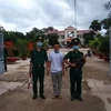 Đối tượng Nguyễn Thanh Tâm đang bị tạm giữ tại đồn Biên phòng Lộc Tấn, huyện Lộc Ninh, tỉnh Bình Phước. (Nguồn: thanhnien.vn)